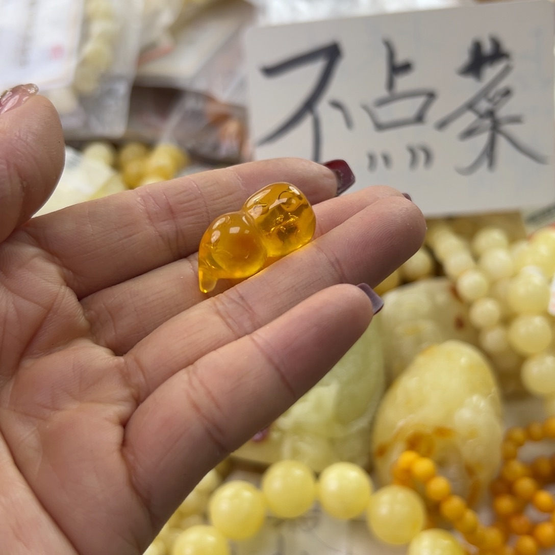 琥珀珠宝奇石未镶嵌