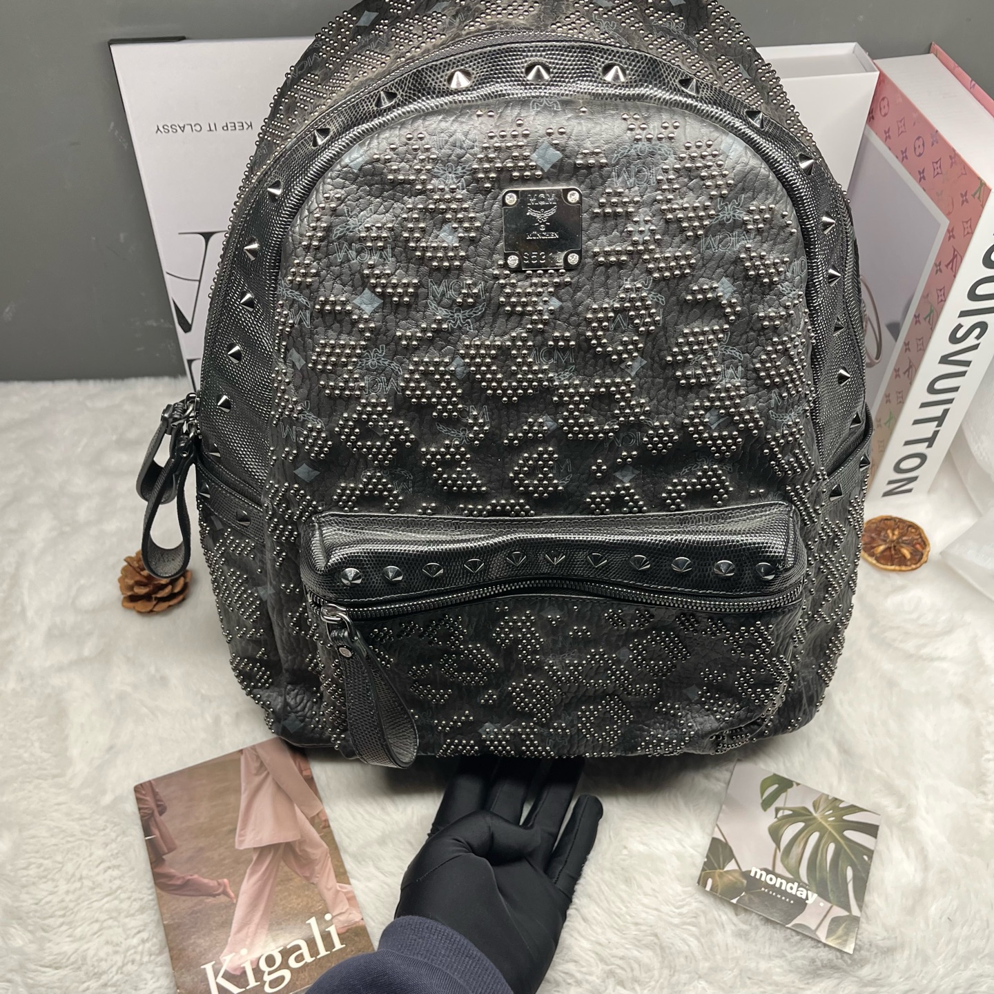99新 MCM 超级限量款满重工双肩背 80821
