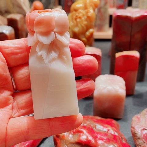 昌化石老性精品红花冻石