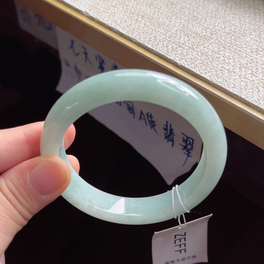 翡翠未镶嵌手镯手镯