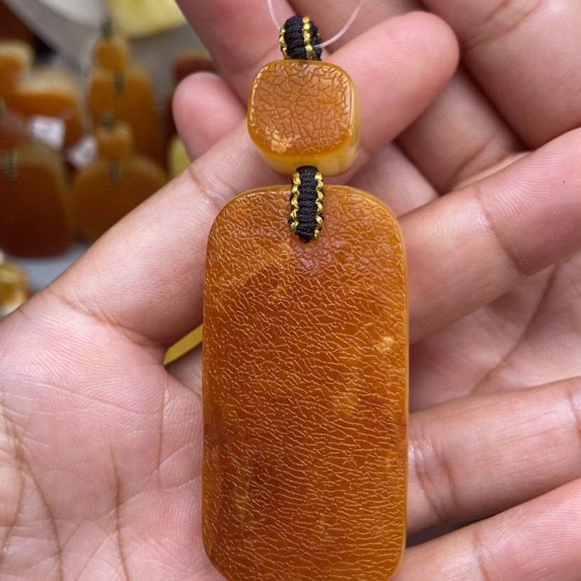 【闪购商品】琥珀颈饰未镶嵌