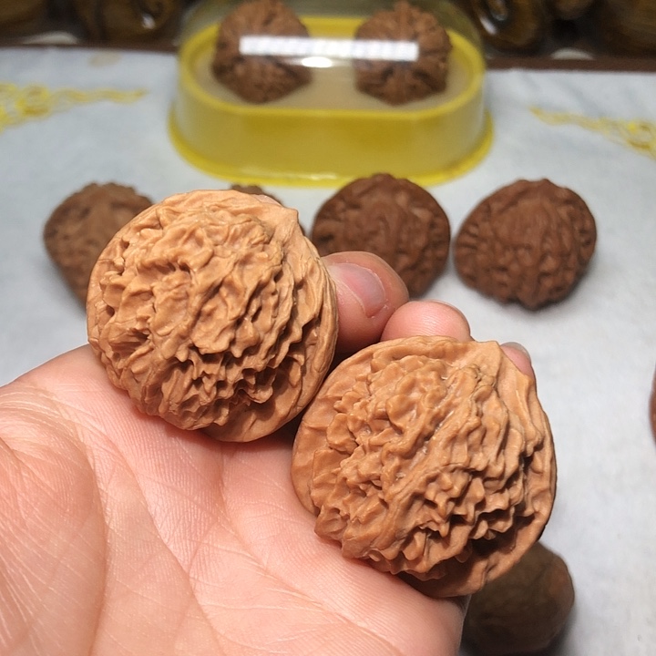 文玩核桃37皇冠狮子头