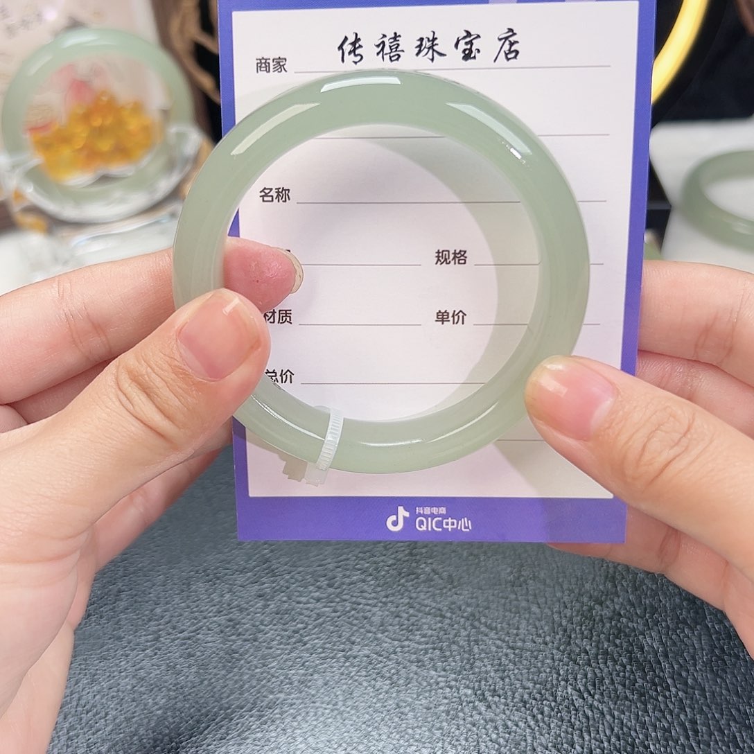 东陵石未镶嵌手镯