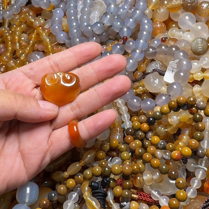 玛瑙/玉髓颈饰未镶嵌s****。0047