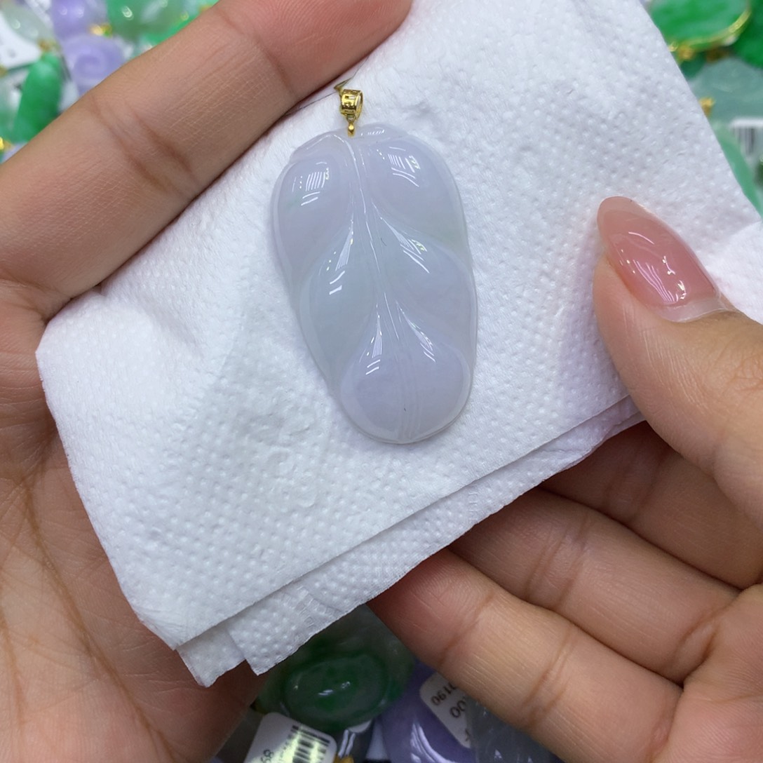 颈饰18K金镶嵌翡翠