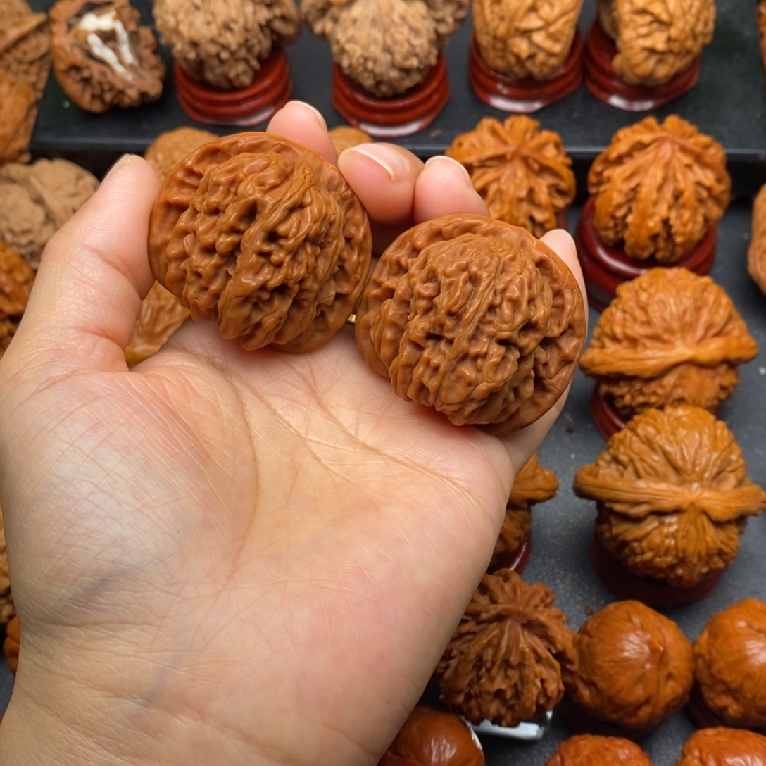 大***蟹文玩核桃把件四座楼