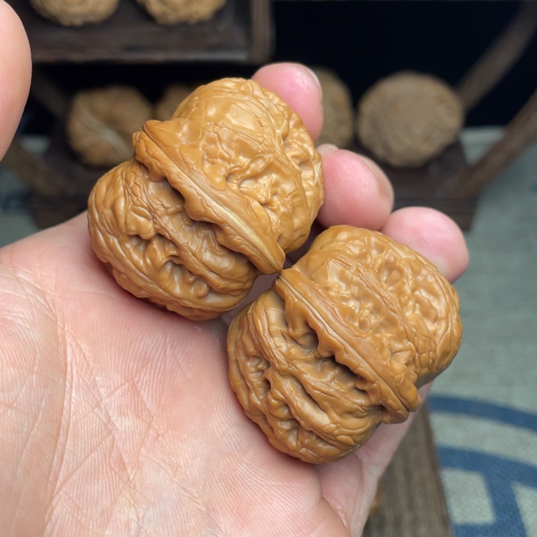 文玩核桃把件43毕业金锭子元宝