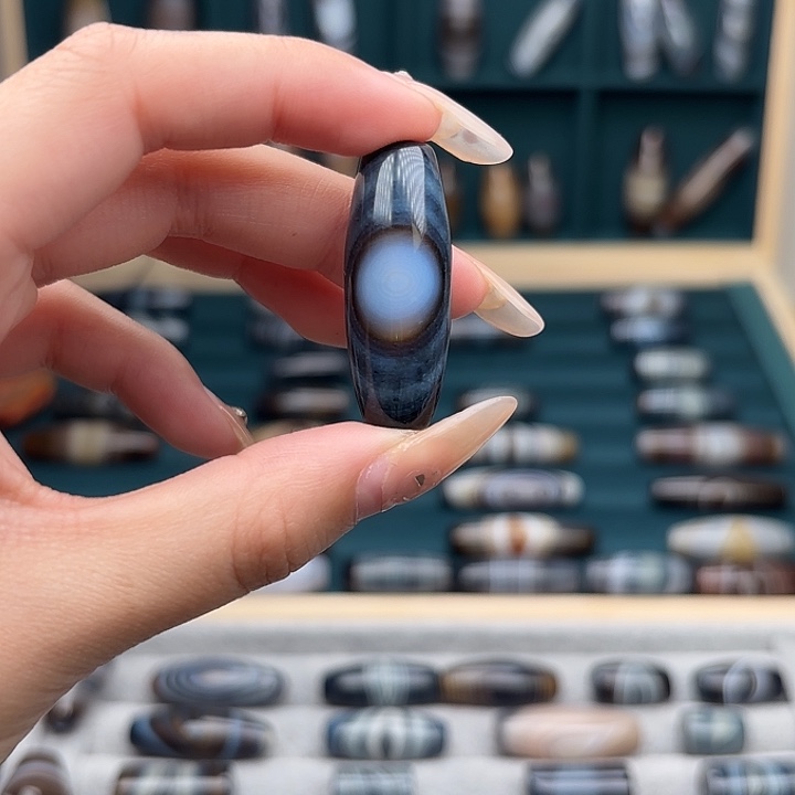 少***点玛瑙/玉髓未镶嵌珠宝奇石