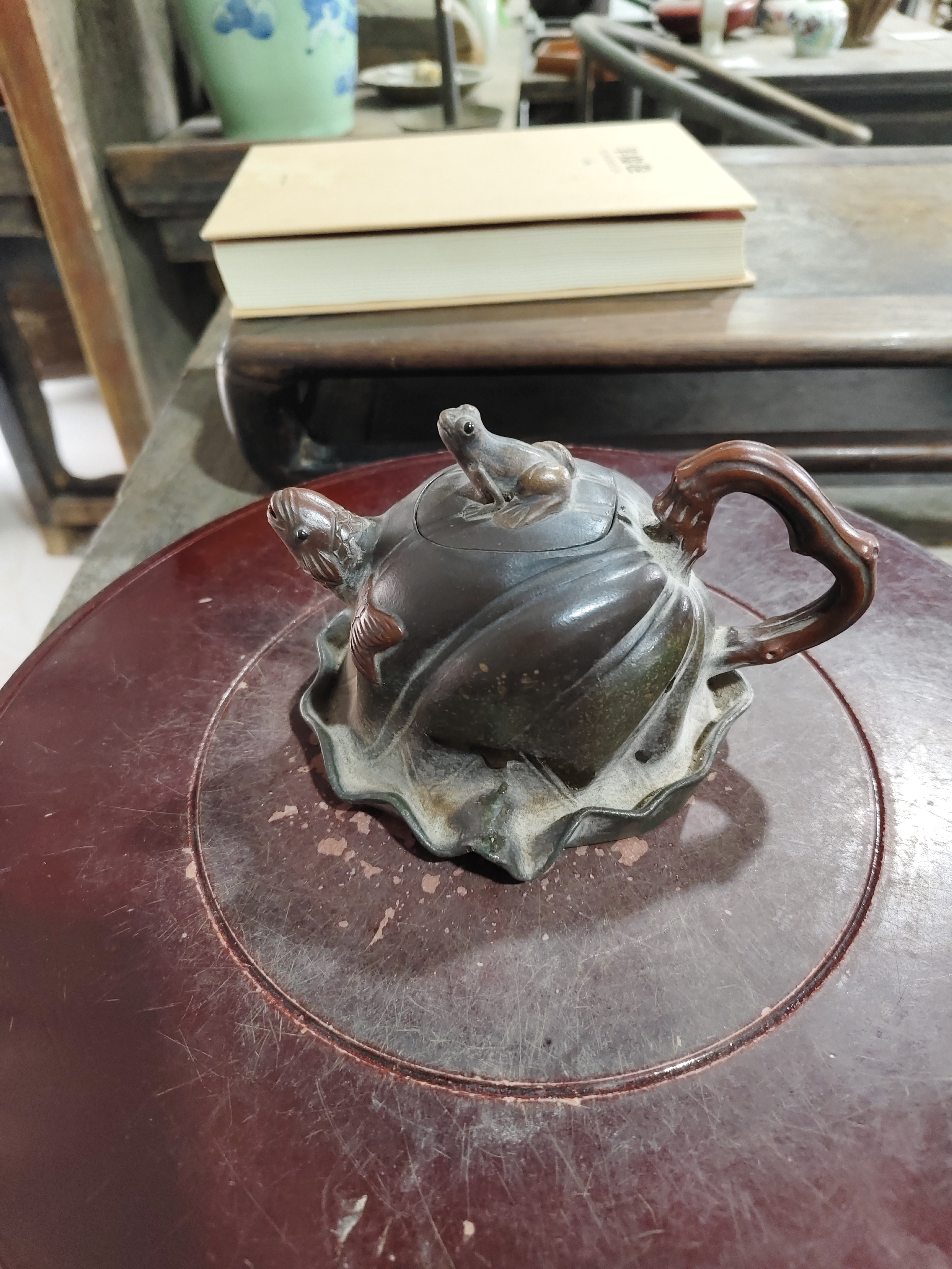 紫砂茶壶一个，全品