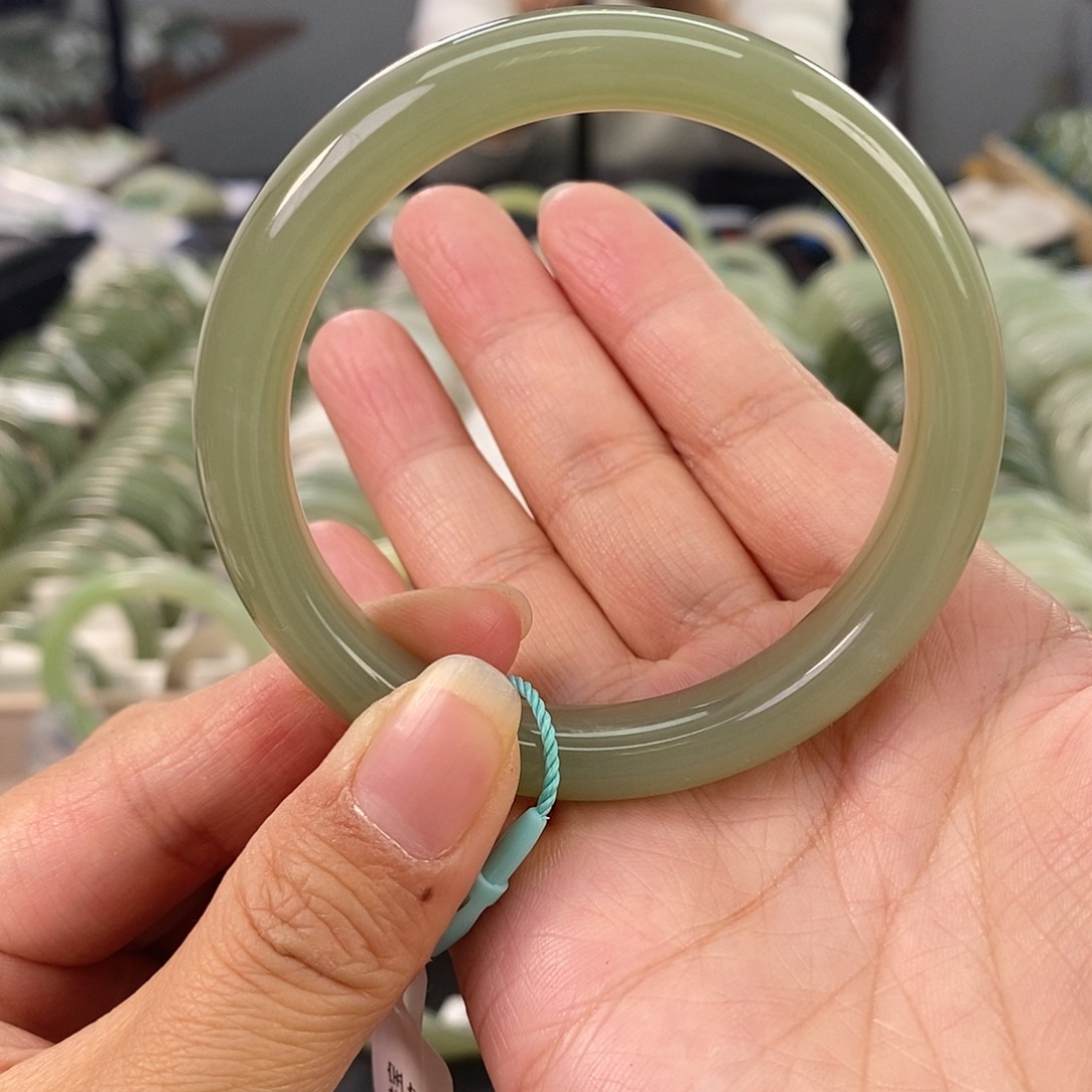 和田玉和田玉手镯55.56未镶嵌