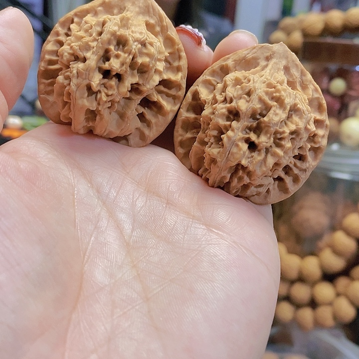 【闪购商品】猴头核桃把件41乾隆纹