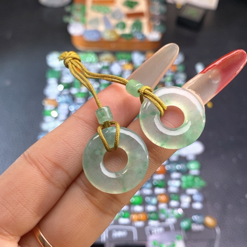 【闪购商品】翡翠挂件未镶嵌甜甜圈