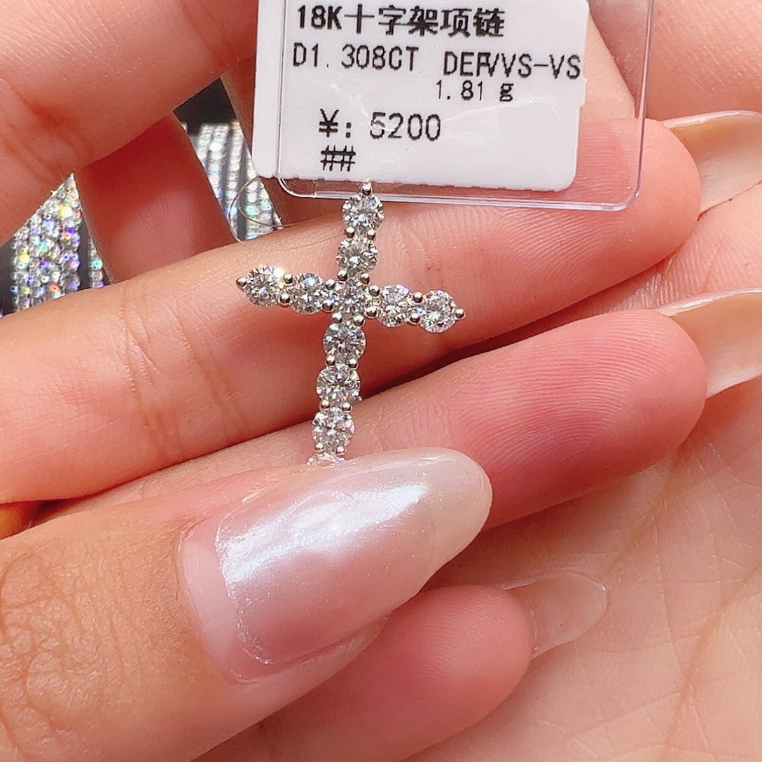 耳饰18K金镶嵌实验室培育钻石