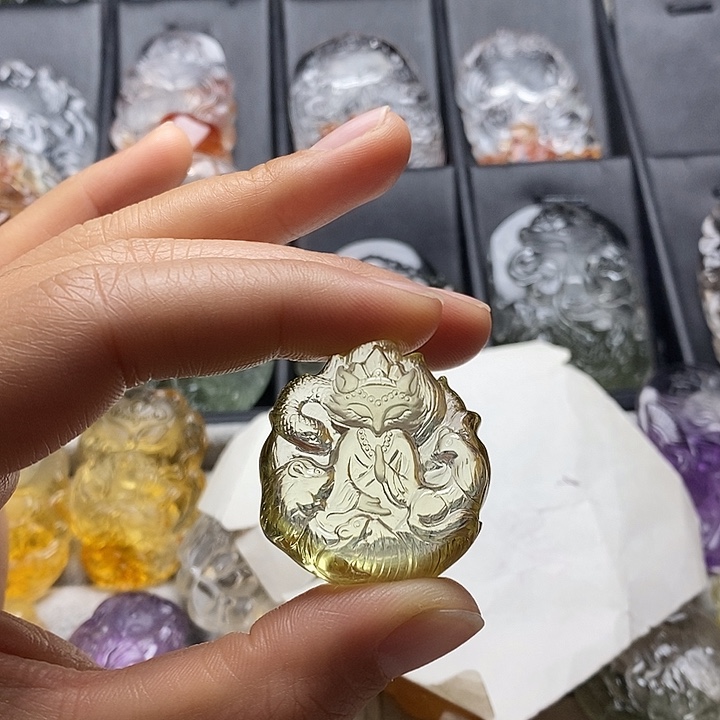 颈饰水晶未镶嵌水晶吊坠