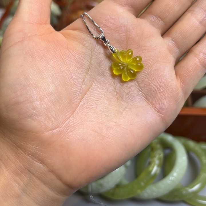 丑***乖蛇纹石玉合金颈饰