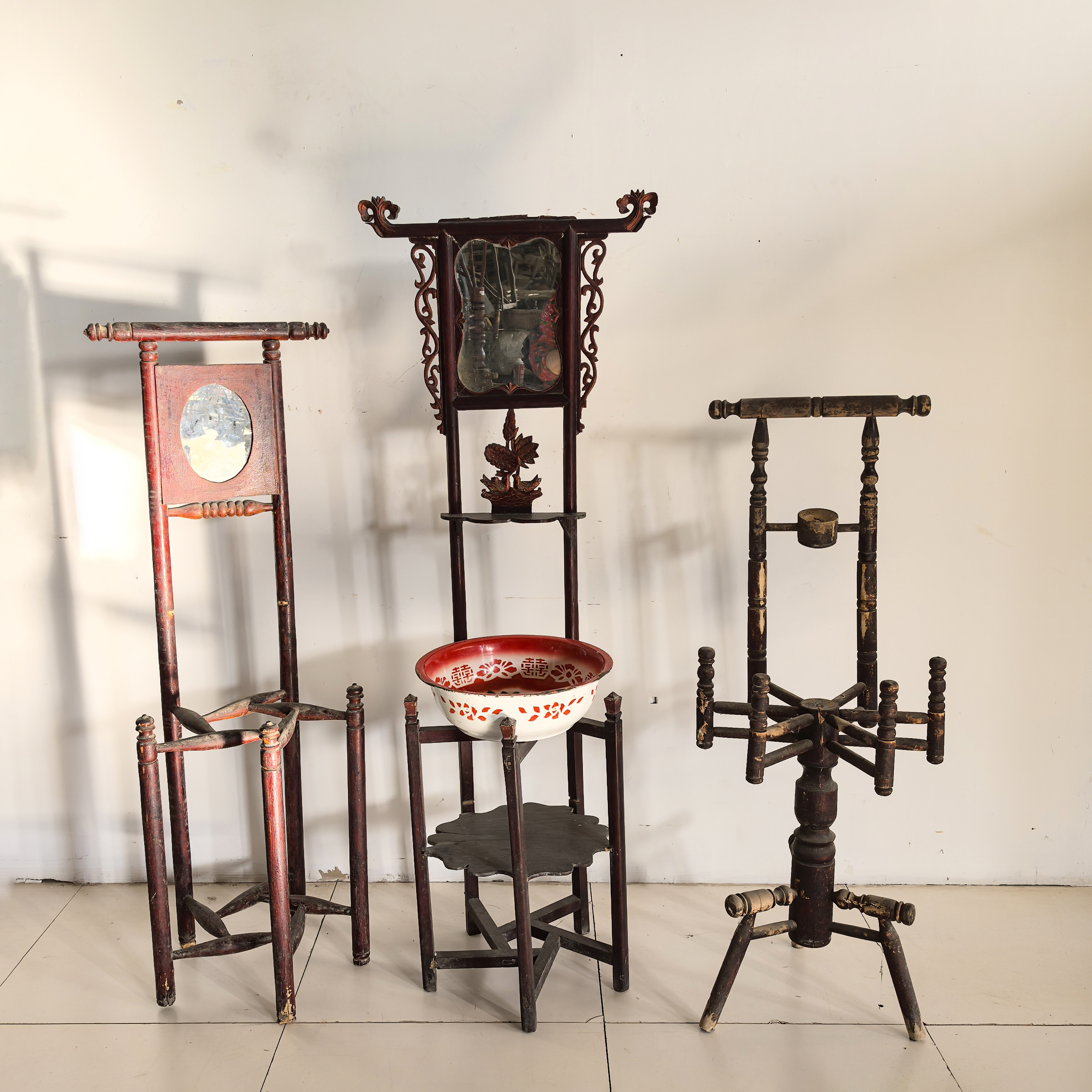 民俗老物件洗脸盆架摆件复古怀旧老式脸盆架挂衣架造景装饰道具