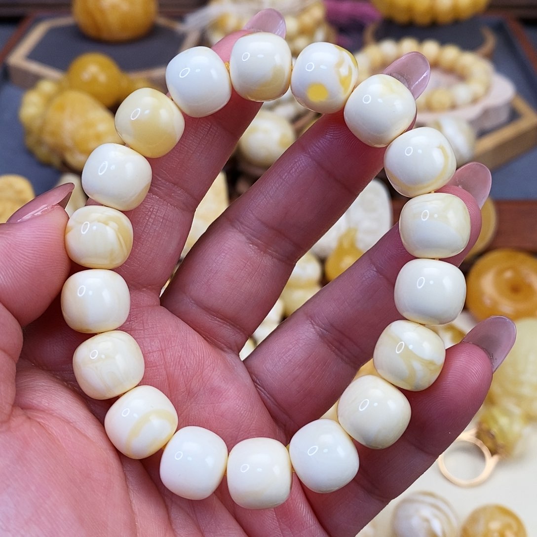 【闪购商品】蜜蜡裸石未镶嵌12➕