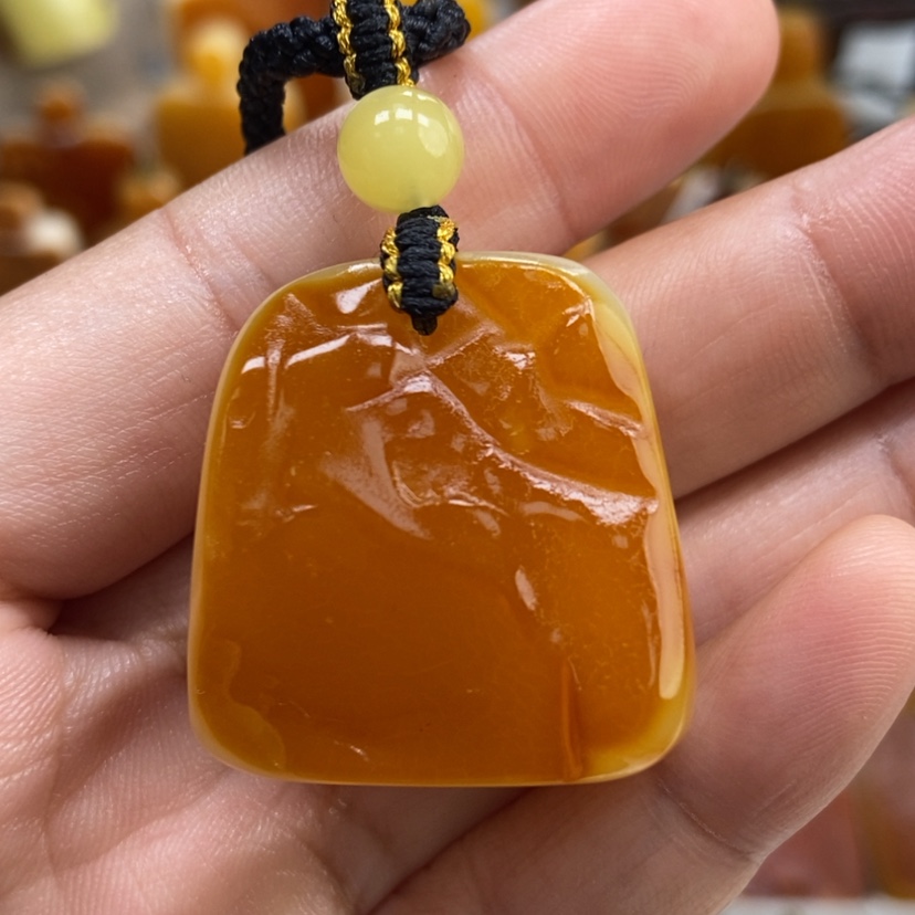 【闪购商品】琥珀颈饰未镶嵌