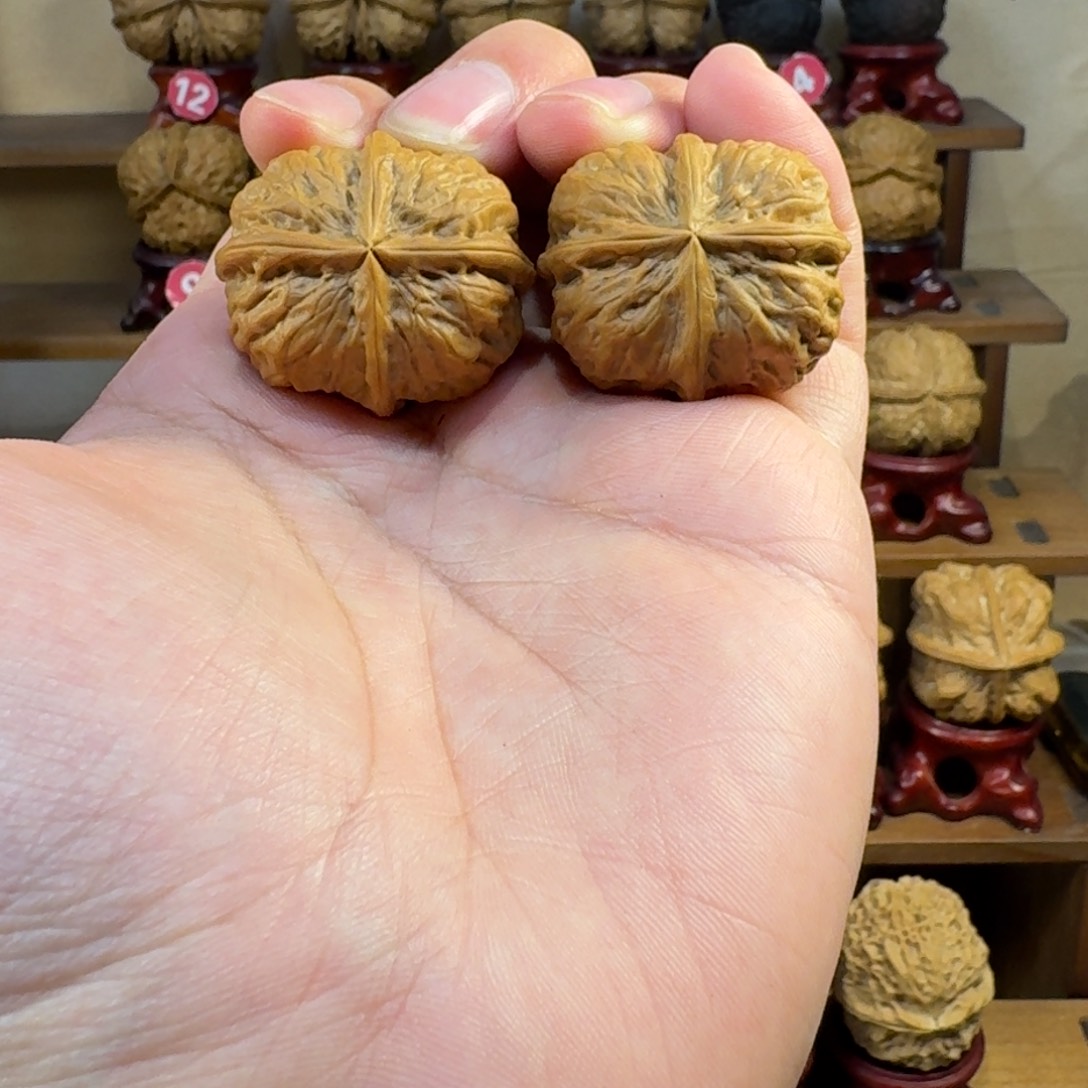 铁核桃把件磨盘四方砖正十字