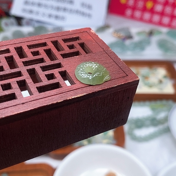 翡翠颈饰未镶嵌8989999999999