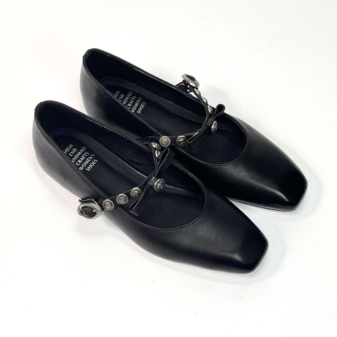 【工厂直出】包头铆钉浅口平底法式方头单鞋皮鞋海妖风地雷系9236