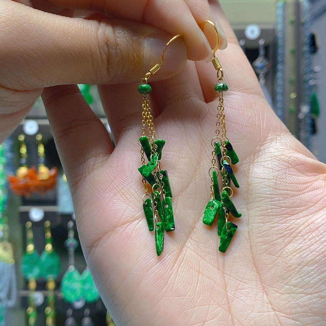 未镶嵌翡翠耳饰翡翠