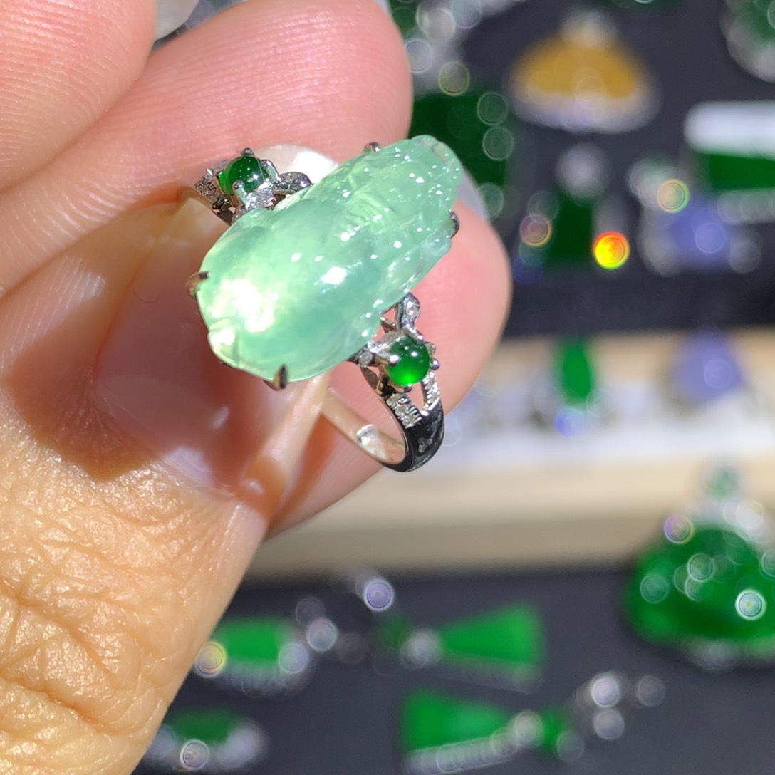 翡翠戒指18K金镶嵌9、