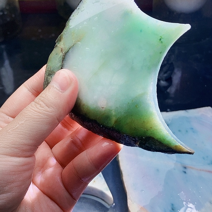 翡翠未镶嵌颈饰毛料29