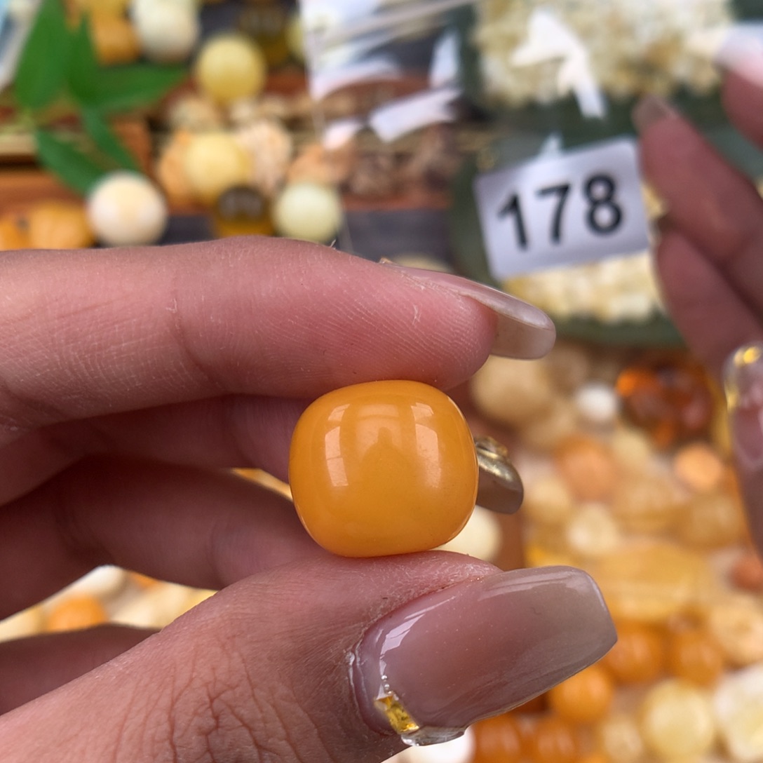琥珀珠宝奇石未镶嵌15.4