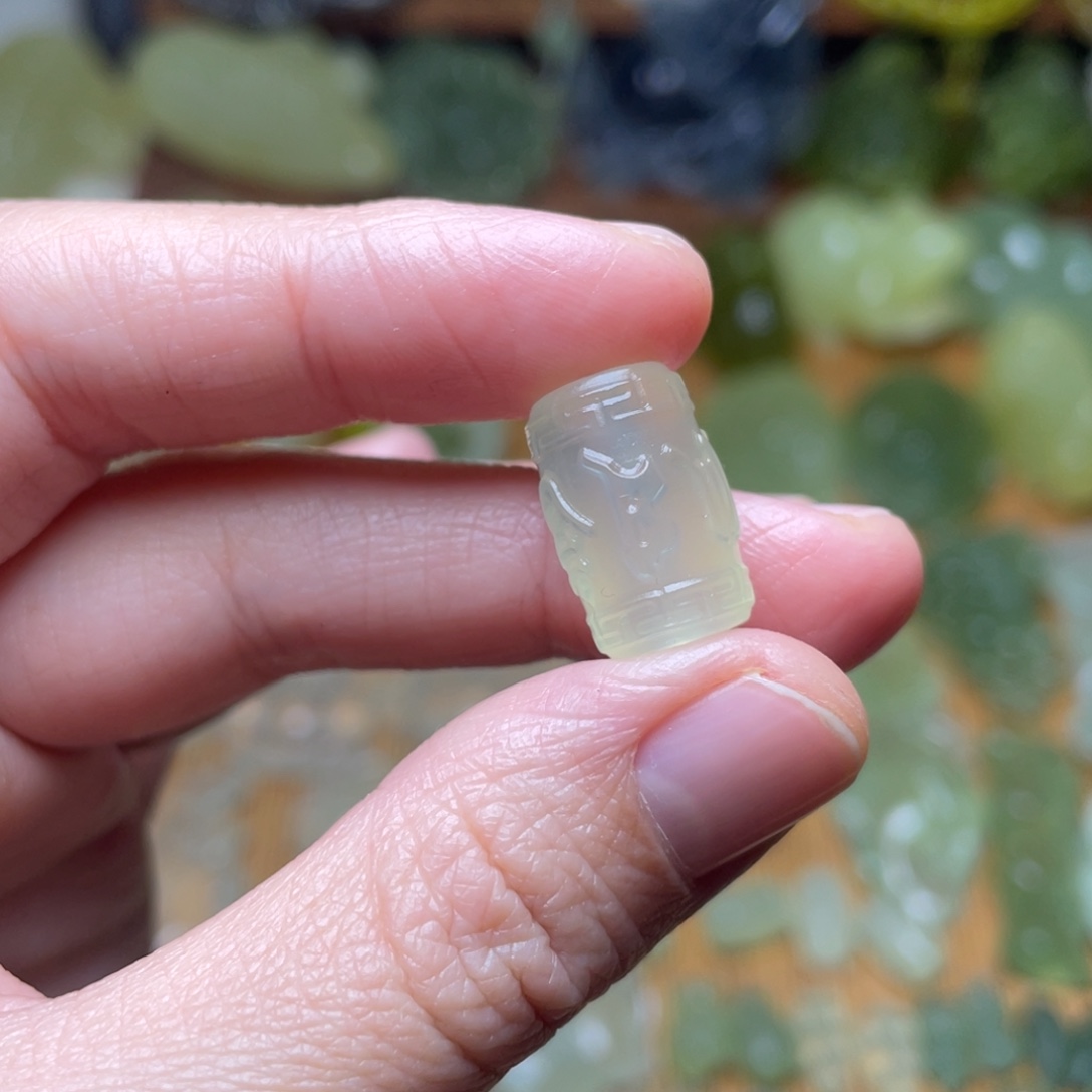 路***扬蛇纹石玉未镶嵌手链