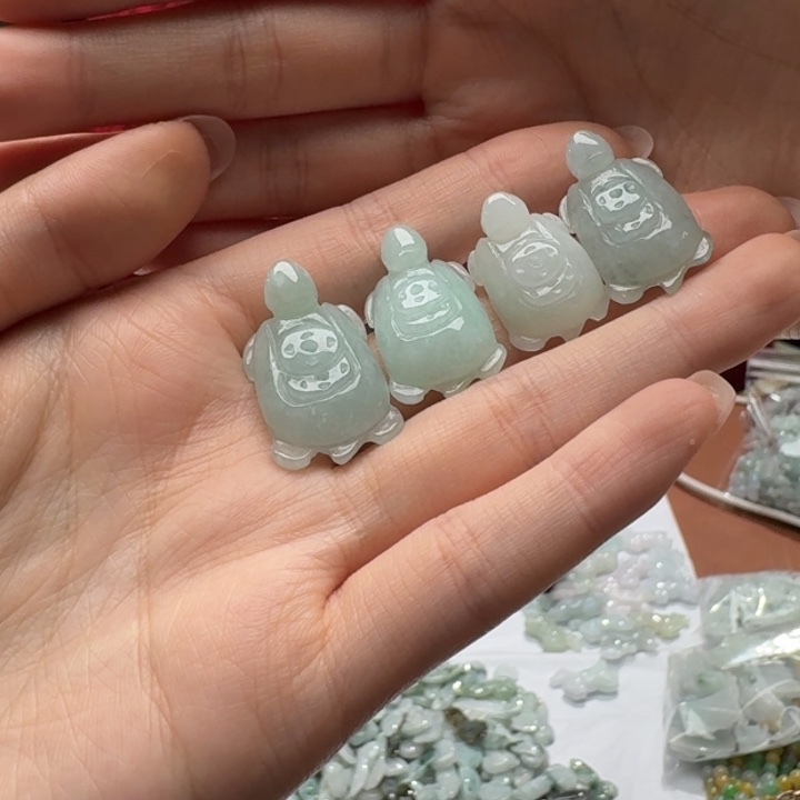 未镶嵌挂件翡翠梦**由