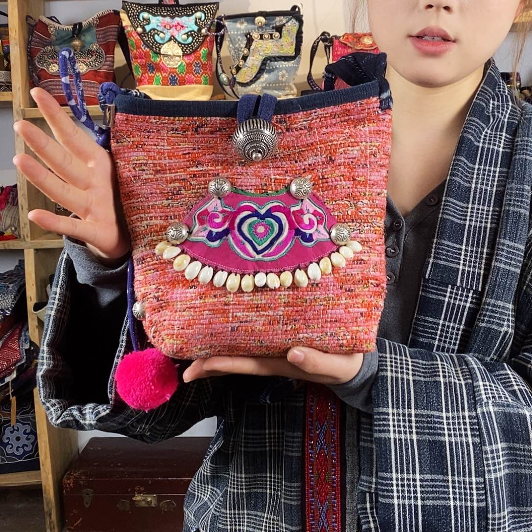 织绣手工制作包包