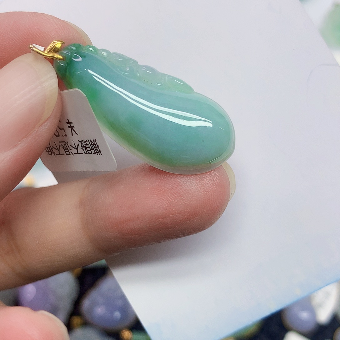 翡翠18K金镶嵌颈饰翡翠