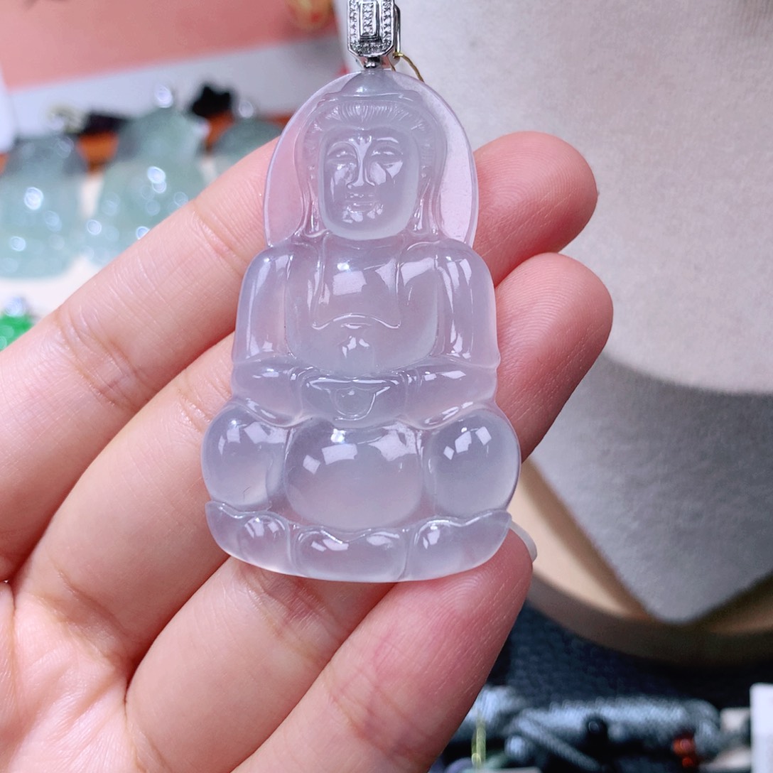 颈饰18K金镶嵌翡翠观音51.8*32*5.3