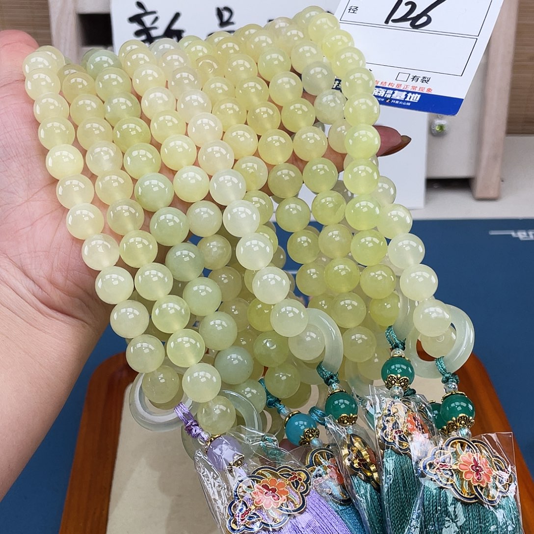 岫玉未镶嵌吊坠吊坠多样性，发一件