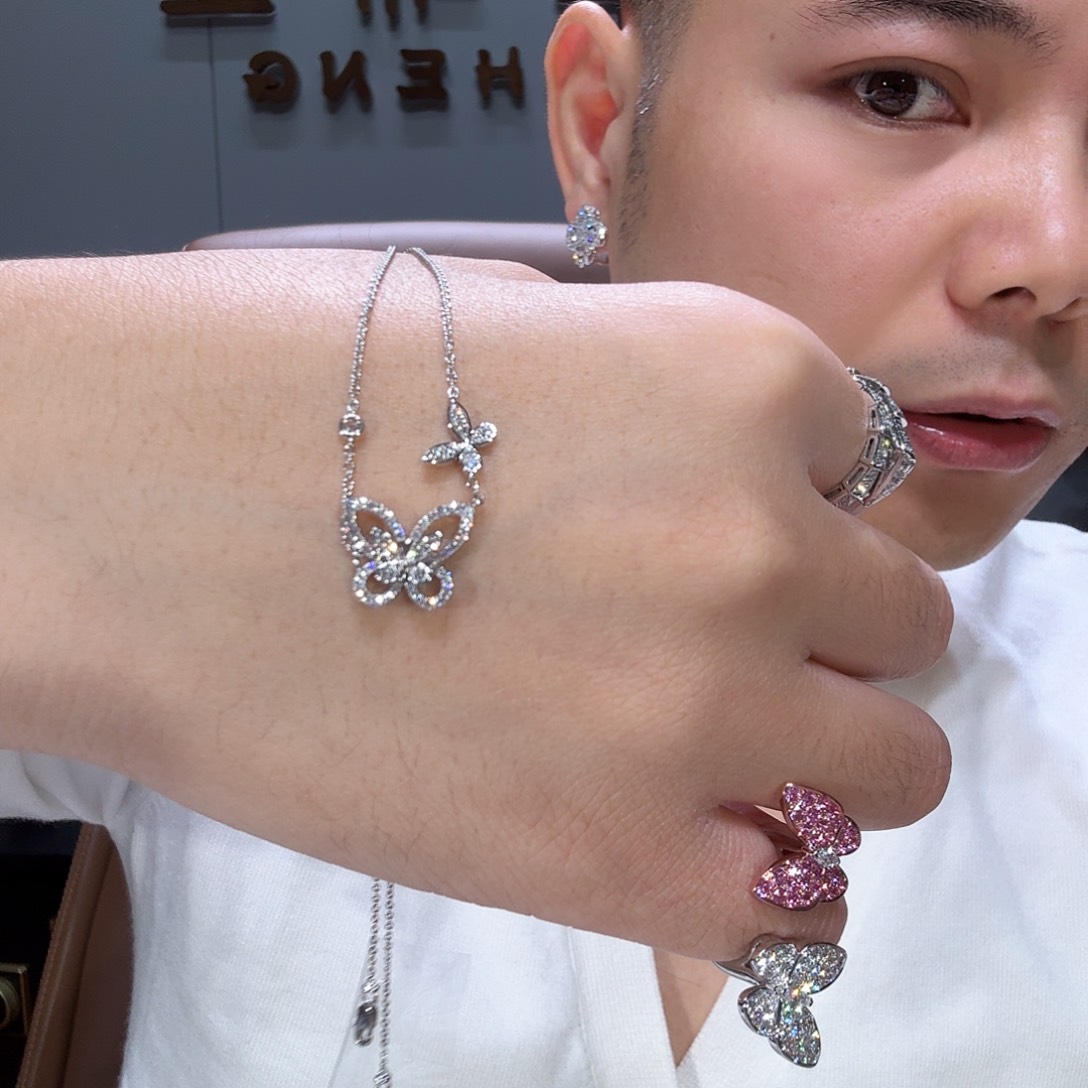 实验室培育钻石颈饰18K金镶嵌