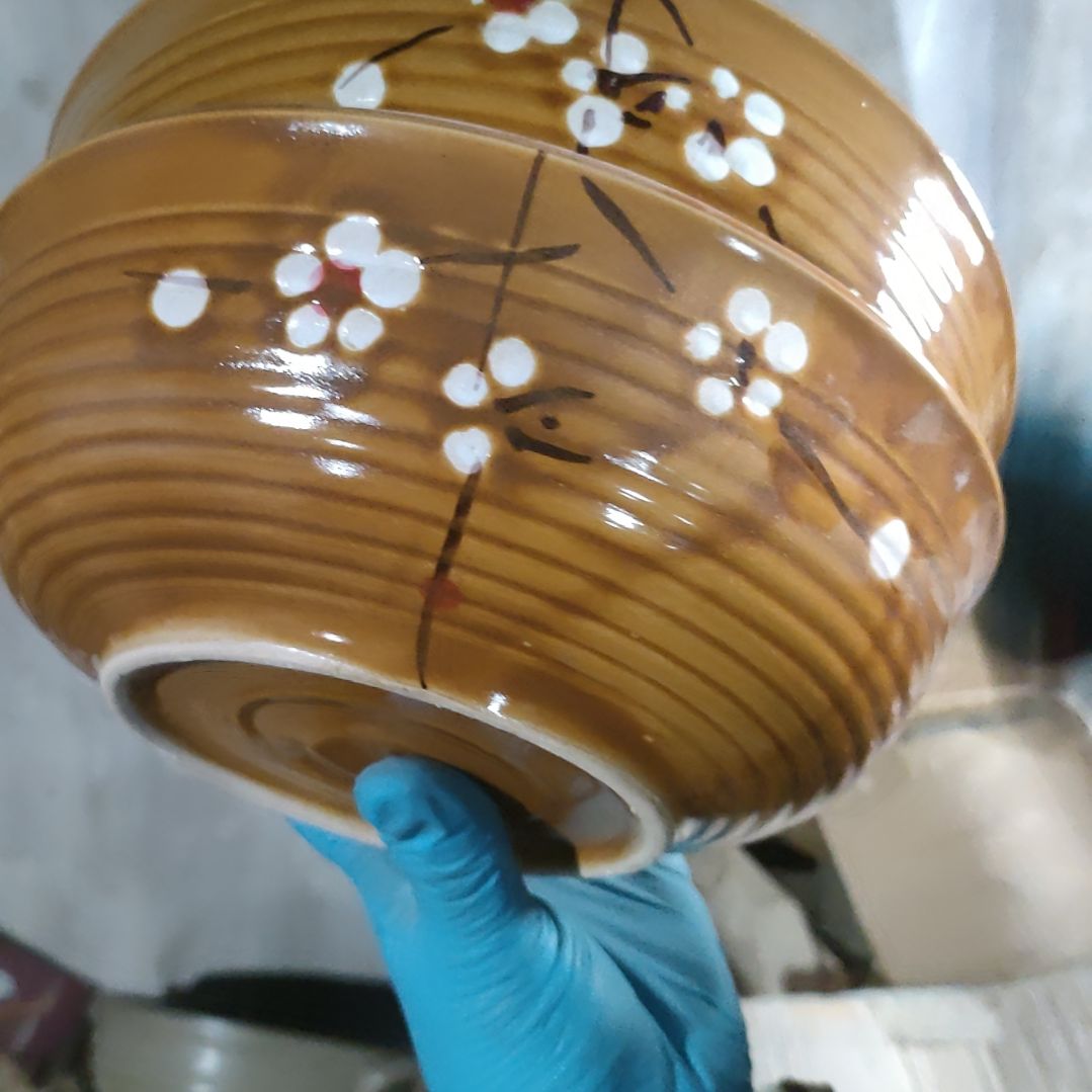 摆件盘子碗茶壶啥都有