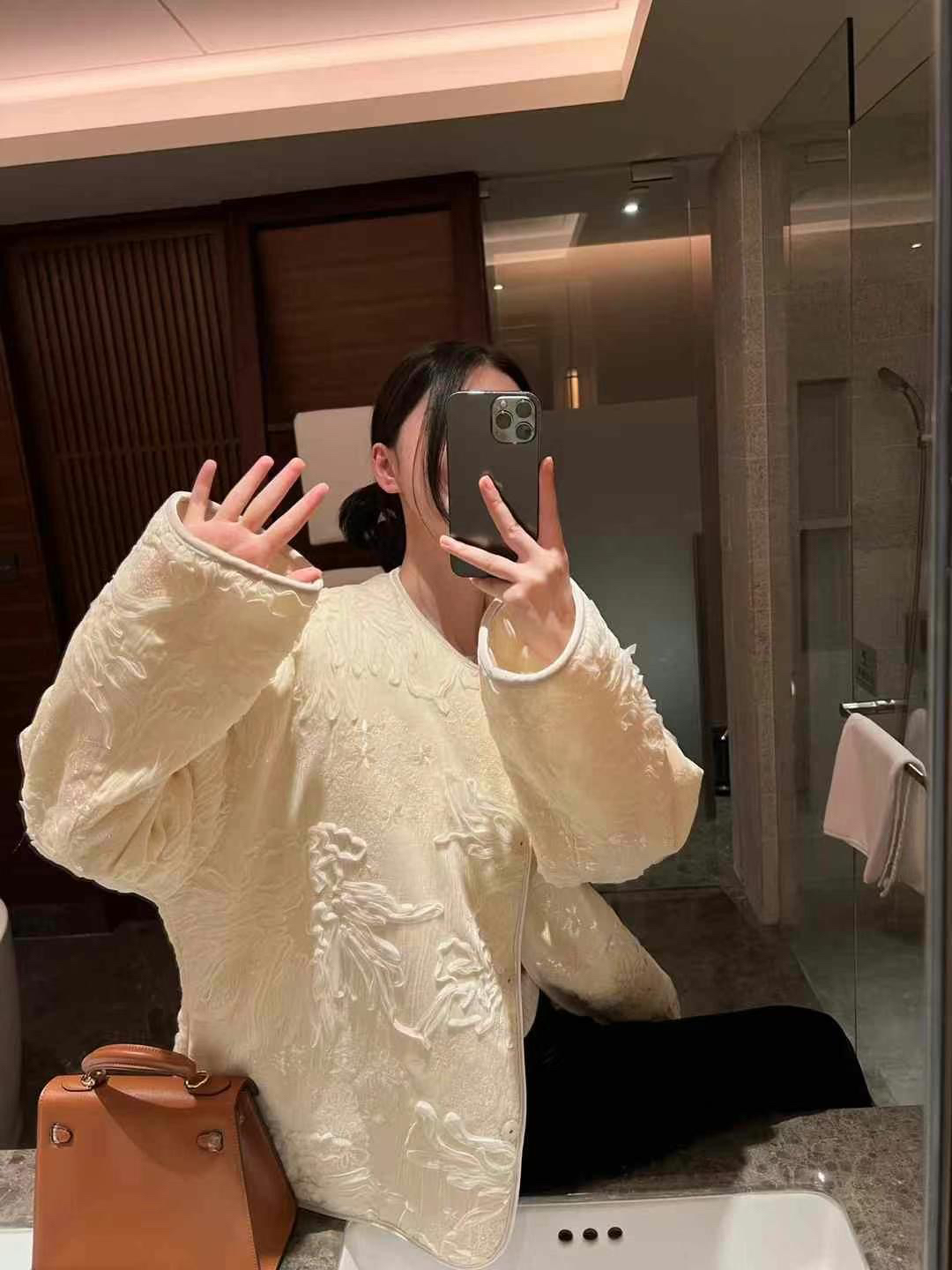 两面穿小香棉服刺绣款