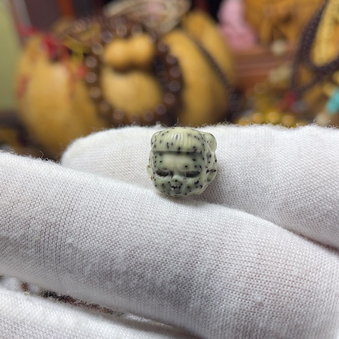 手串星月菩提雕刻哪吒牛毛星骨瓷白