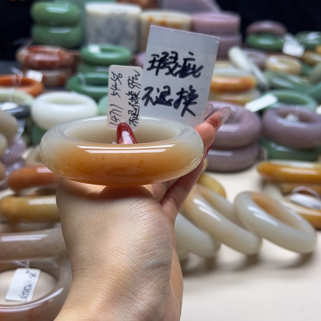 石英质玉未镶嵌手镯