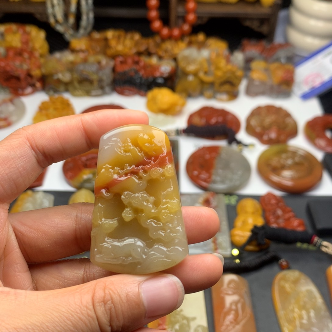 石英质玉（黄龙玉）挂件未镶嵌