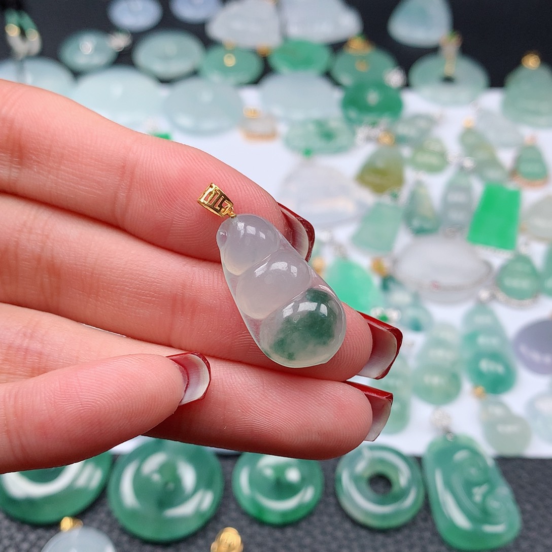 翡翠颈饰18K金镶嵌天然翡翠