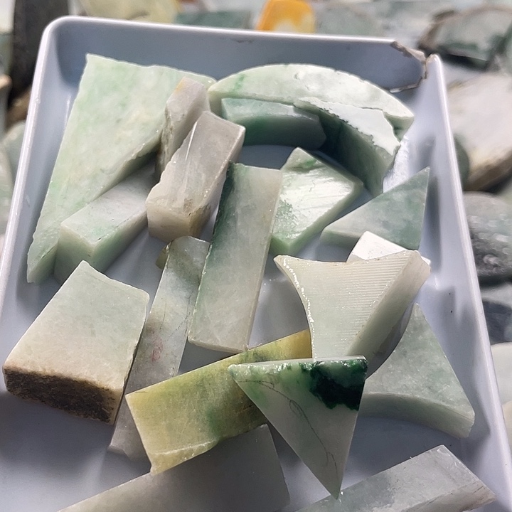 颈饰未镶嵌翡翠1