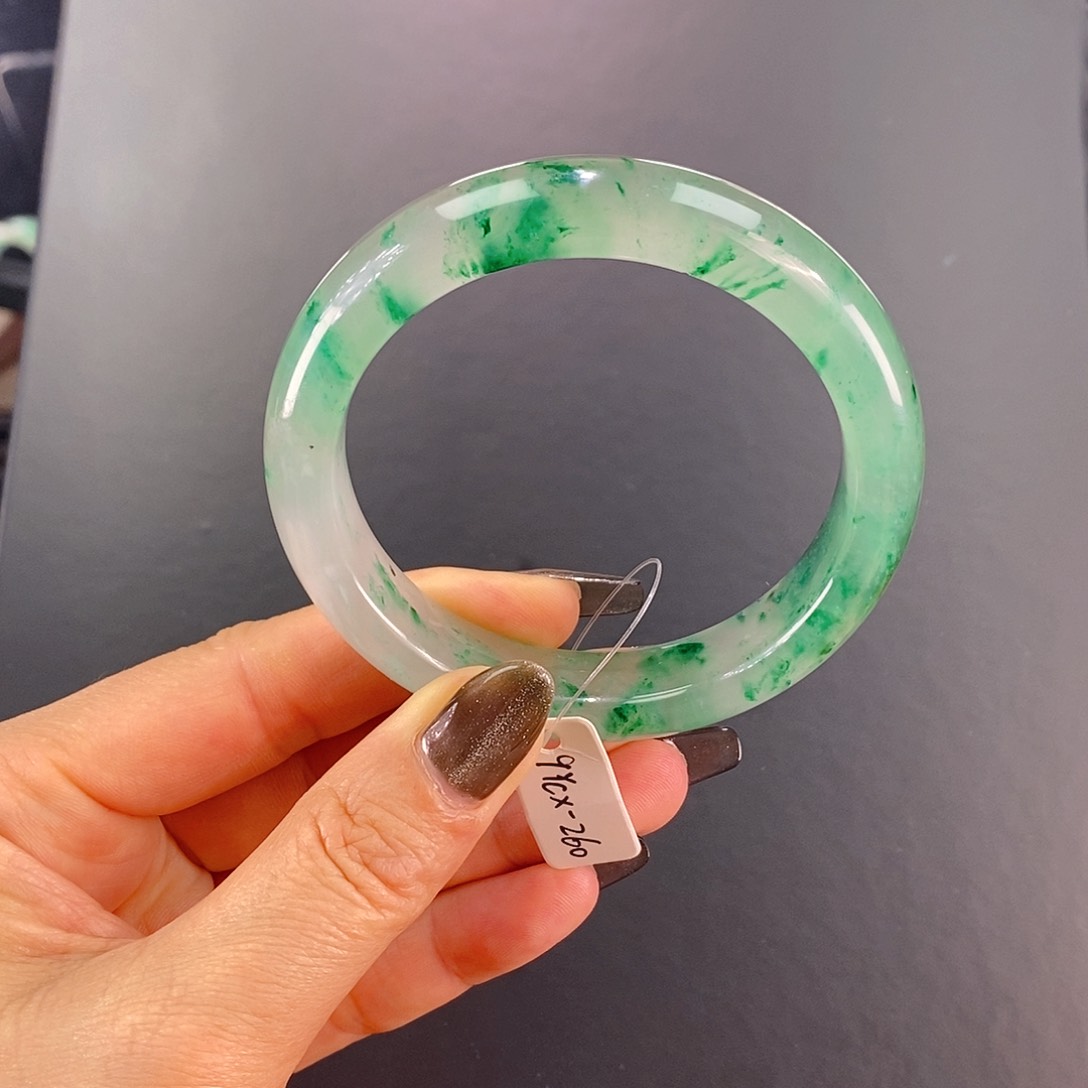 石英质玉未镶嵌手镯非洲翠手镯