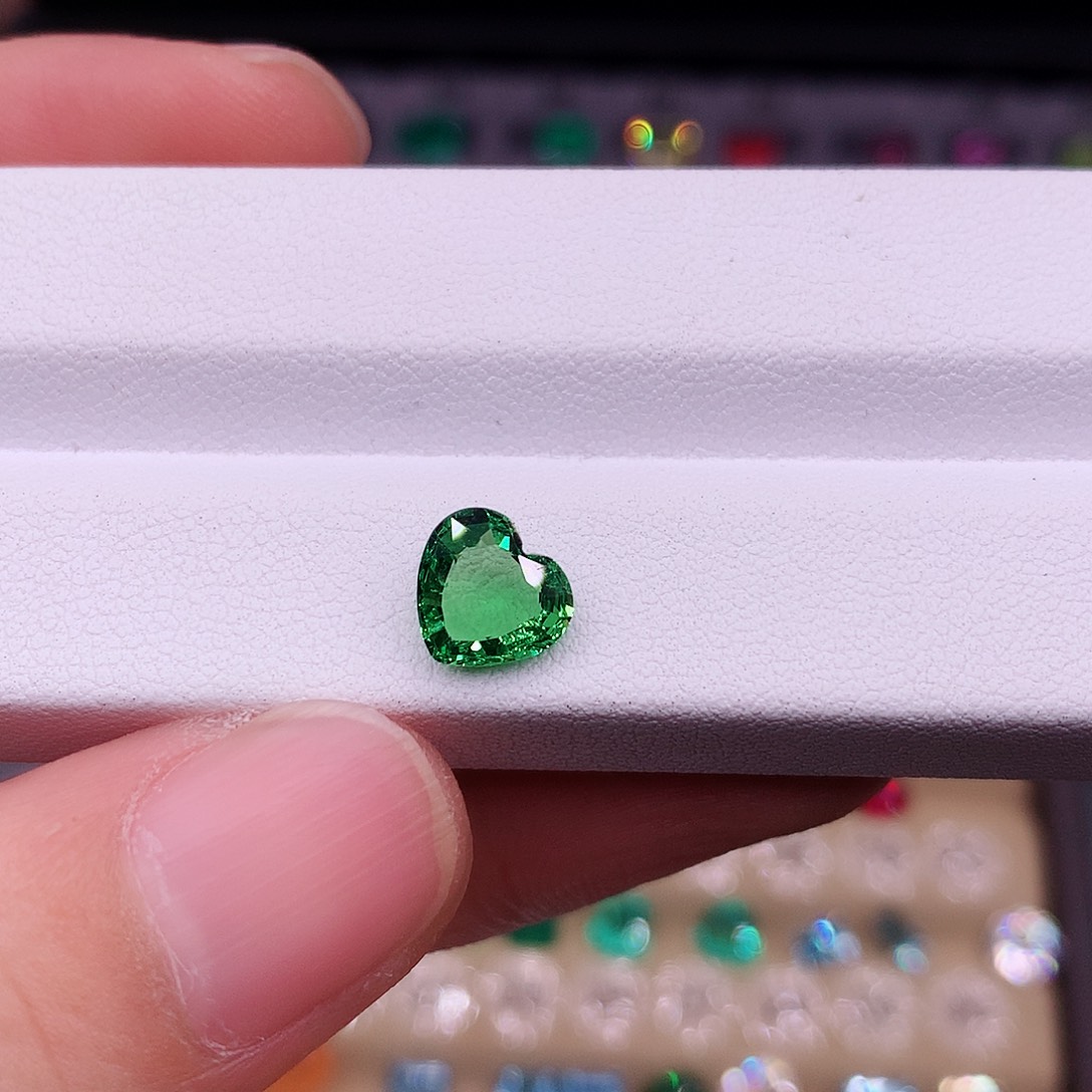 石榴石（沙弗莱）珠宝半成品未镶嵌