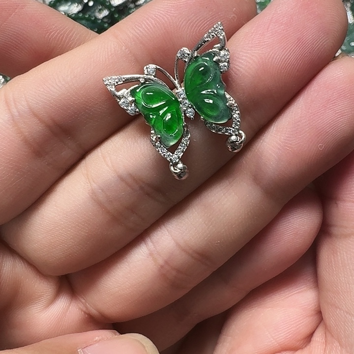 翡翠未镶嵌颈饰天然A货翡翠放漏