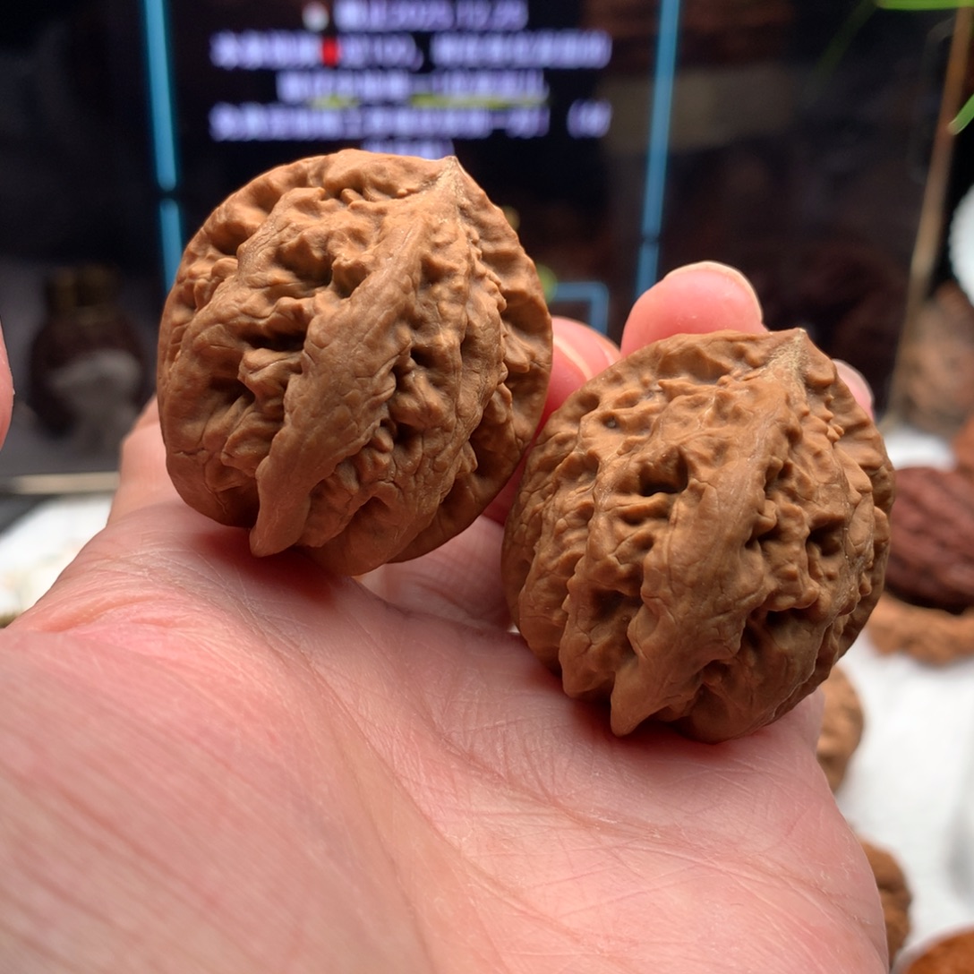 文玩核桃吊坠小武核桃2