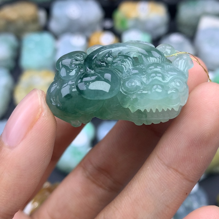 翡翠颈饰未镶嵌天然缅甸翡翠