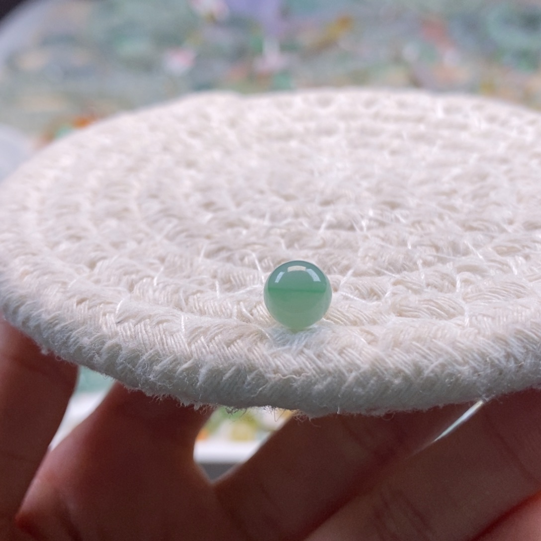 翡翠散珠天然翡翠飘金丝绿7.4