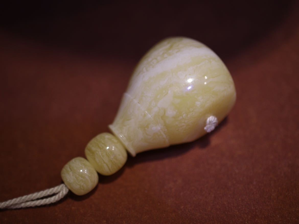 【俄料】精品虎皮千层蜜蜡大三通 22.18*22*31.96mm 10.6